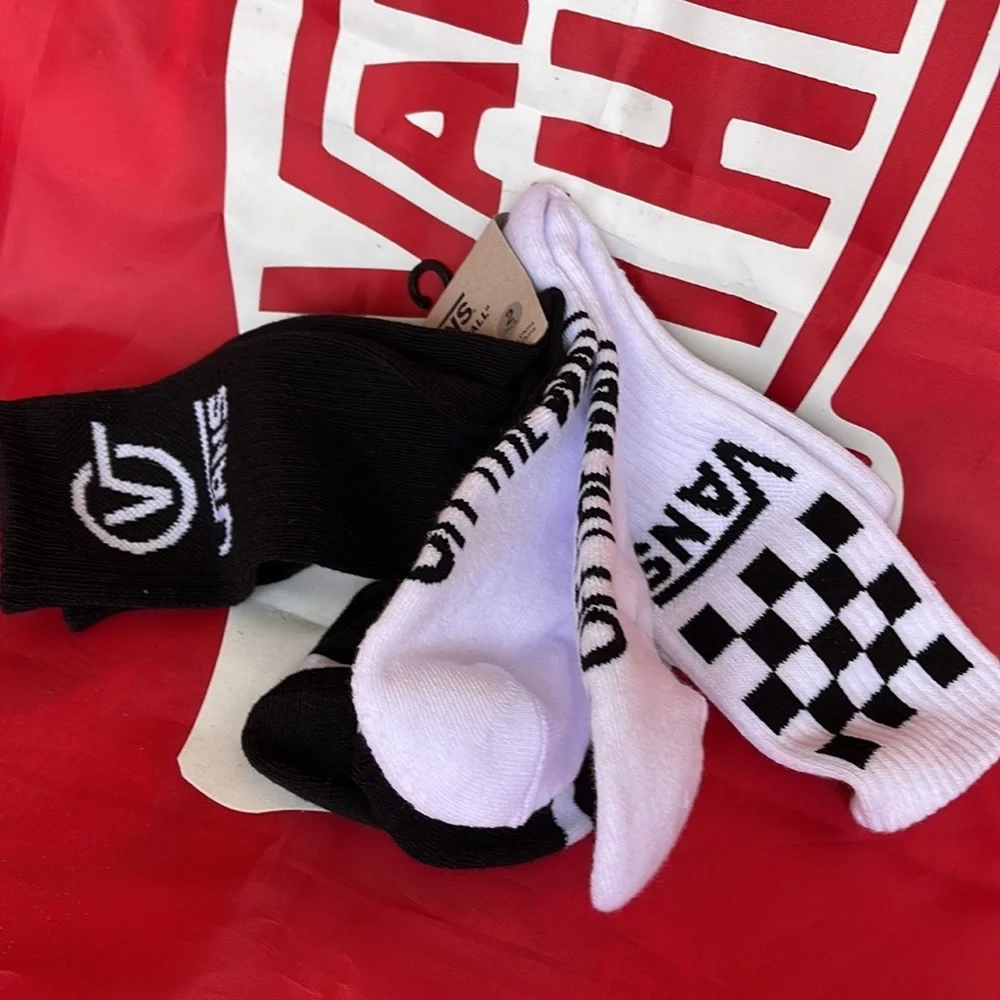 VANS “Off The Wall” Men’s 2 socks set
NWT - Picture 14 of 16